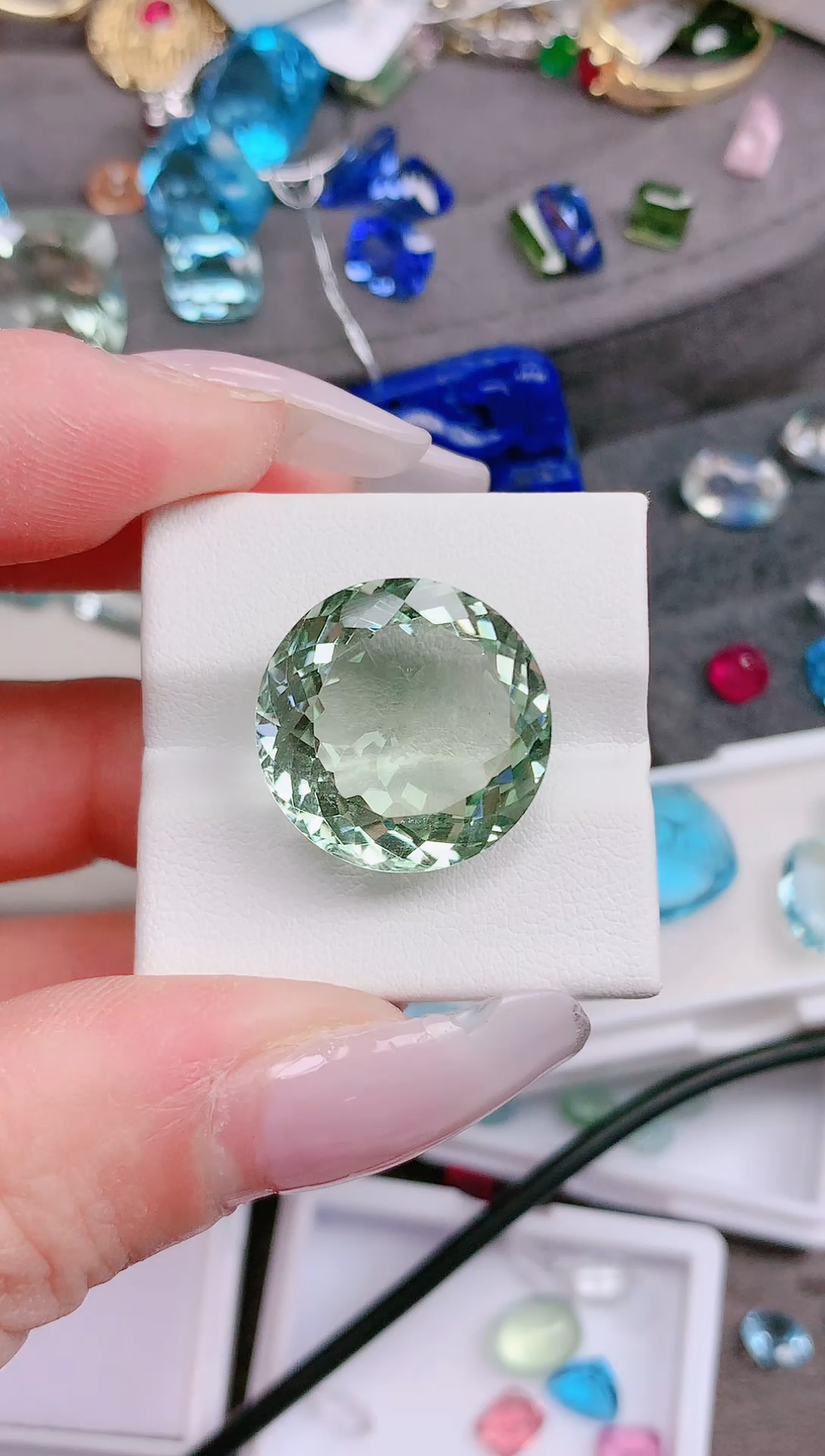 未镶嵌珠宝半成品绿水晶17.87ct