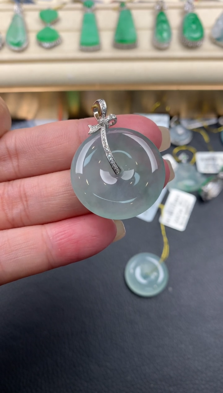 【闪购商品】翡翠颈饰18K金镶嵌Q438     