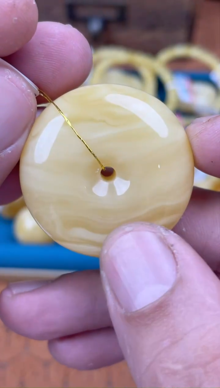 【闪购商品】琥珀裸石未镶嵌DZXW8173发一件