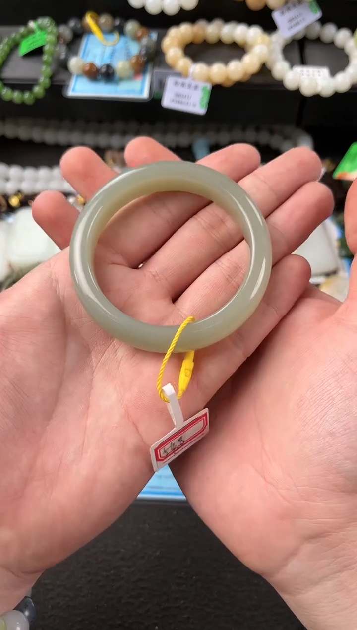 【闪购商品】和田玉手镯未镶嵌且末青白手镯卡54.8微色差