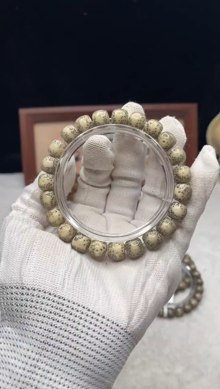 吊坠星月菩提A8 10X9单圈 E02