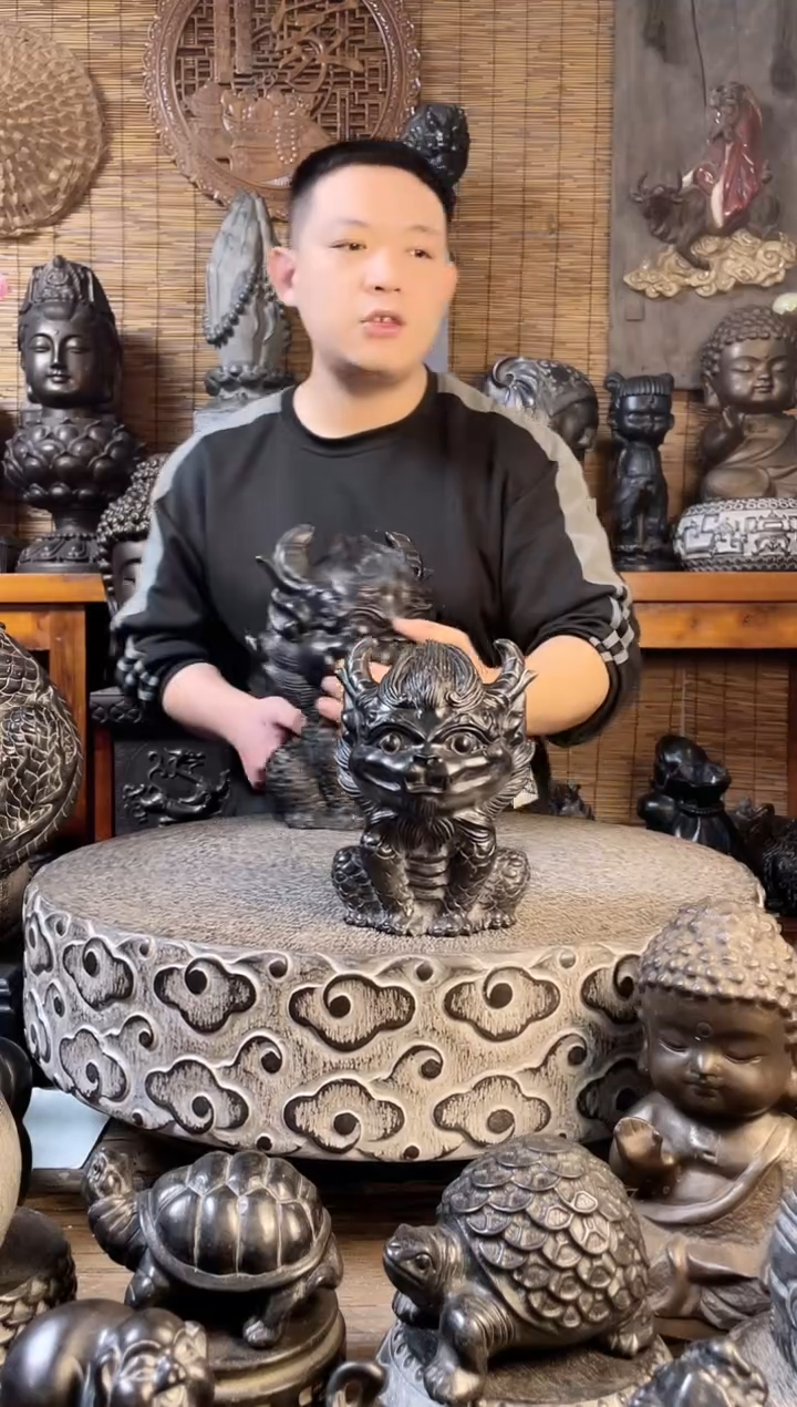 【闪购商品】20带角Q版麒麟天然青石雕刻