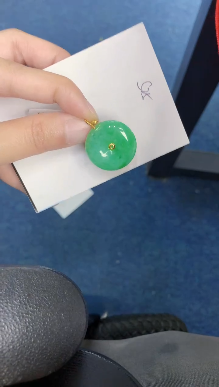 翡翠18K金镶嵌颈饰000000000