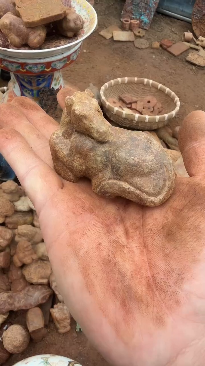 未镶嵌岫岩河磨玉（透闪石质玉）挂件天****字 岫岩河磨玉