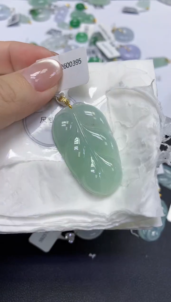 颈饰18K金镶嵌翡翠天然缅甸翡翠A货百元以上9元证书费自理