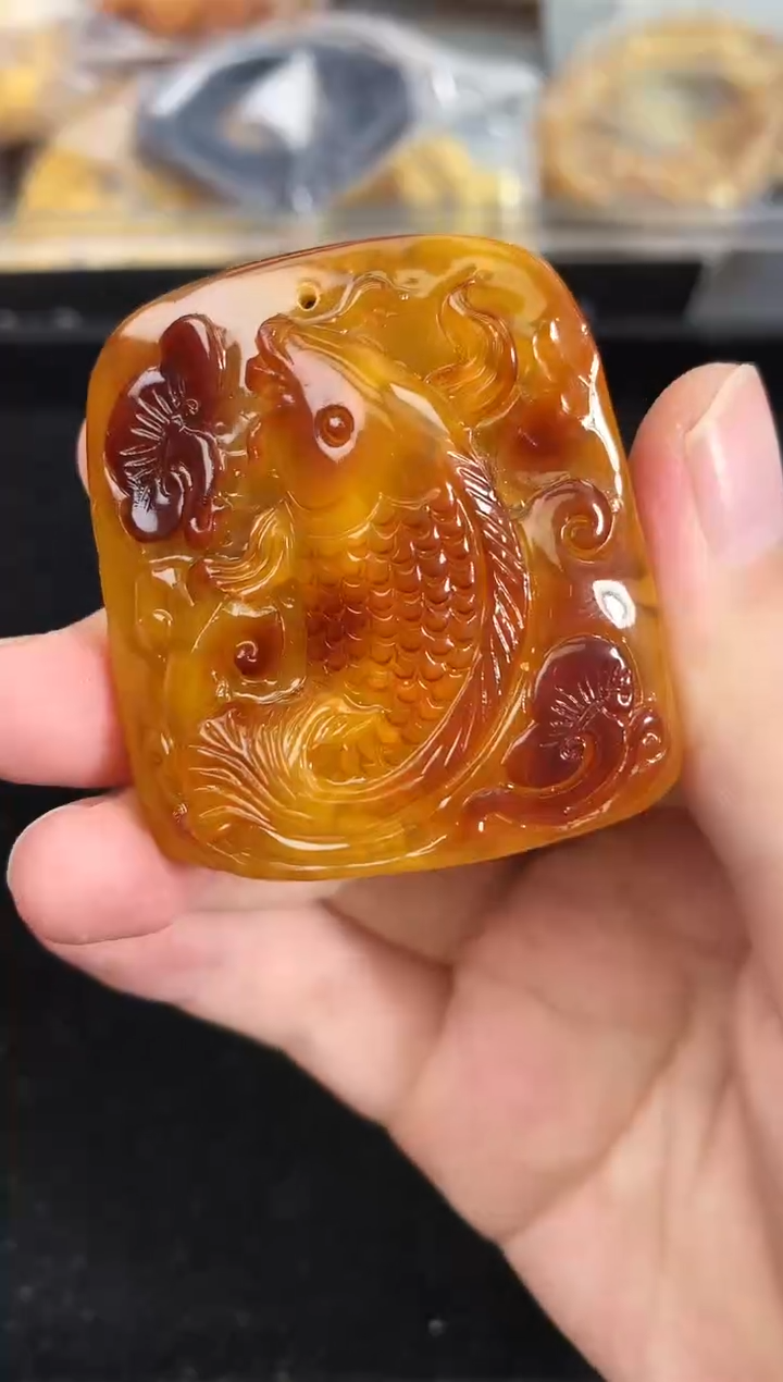 蜜蜡未镶嵌珠宝奇石72