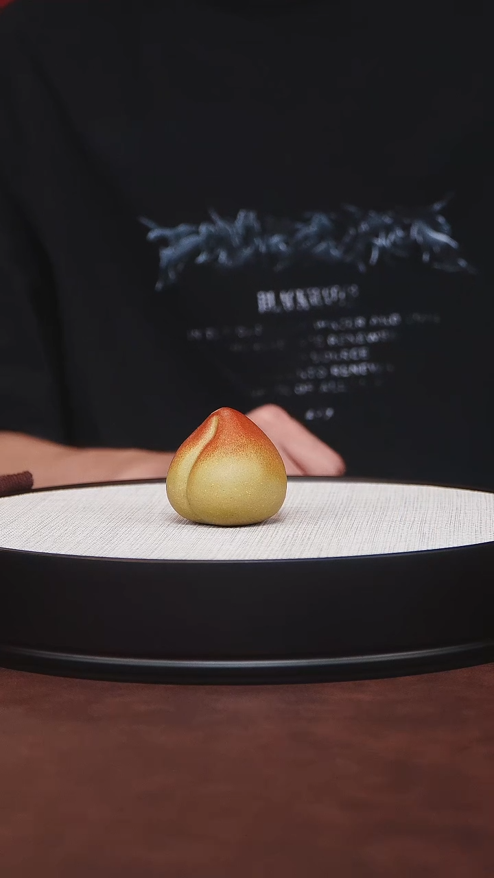 宜兴紫砂寿小桃子