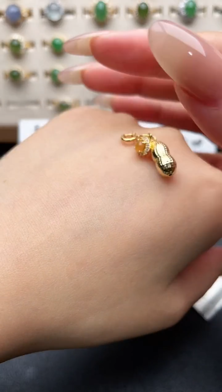 未镶嵌戒指翡翠一物一证一礼盒