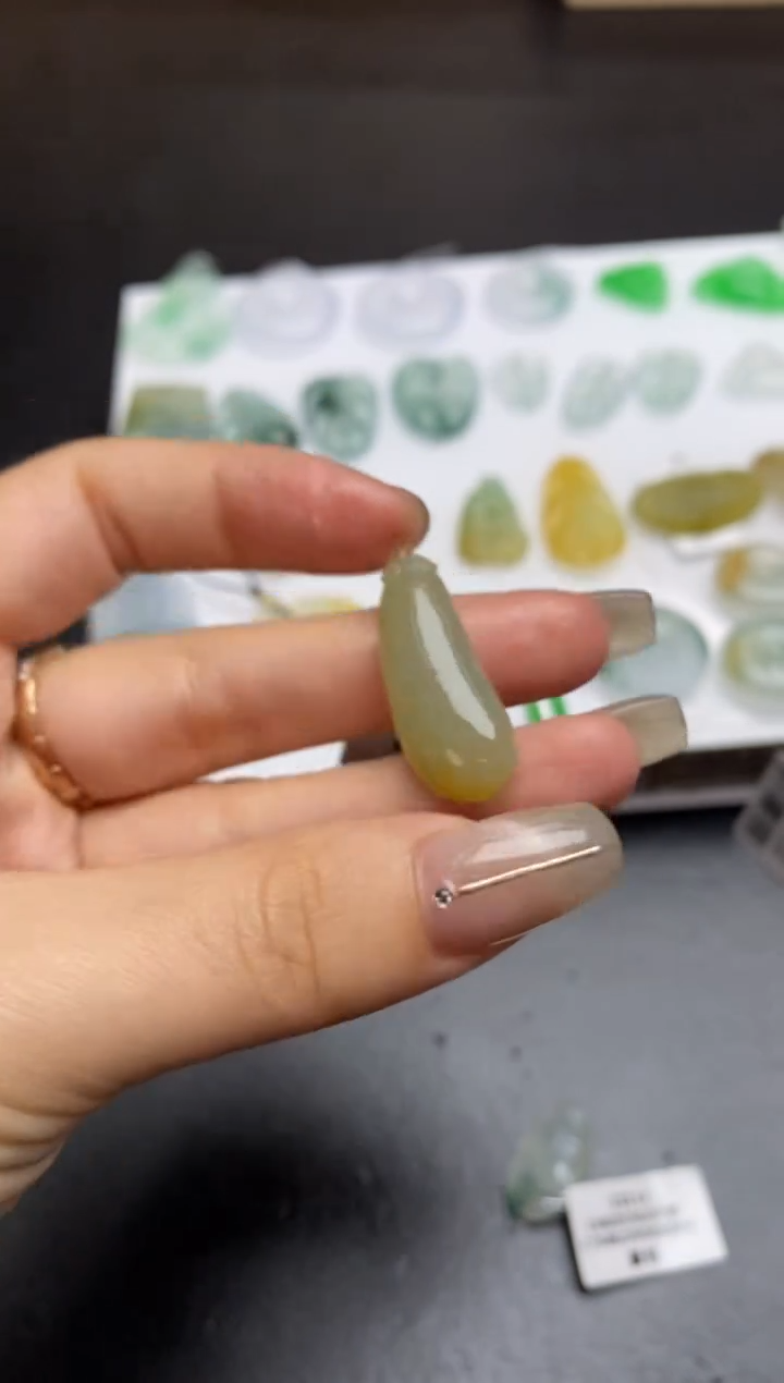 【闪购商品】定制翡翠未镶嵌翡翠毛货~