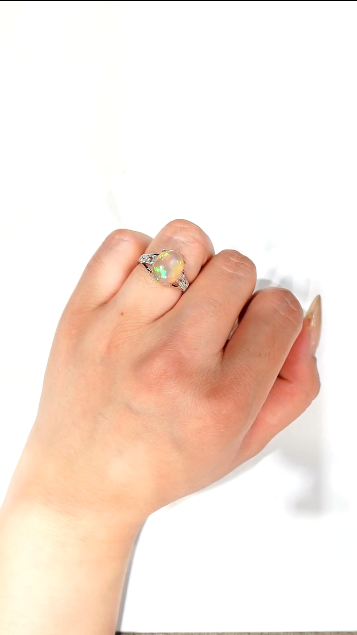 18K金镶嵌欧泊戒指欧泊戒指