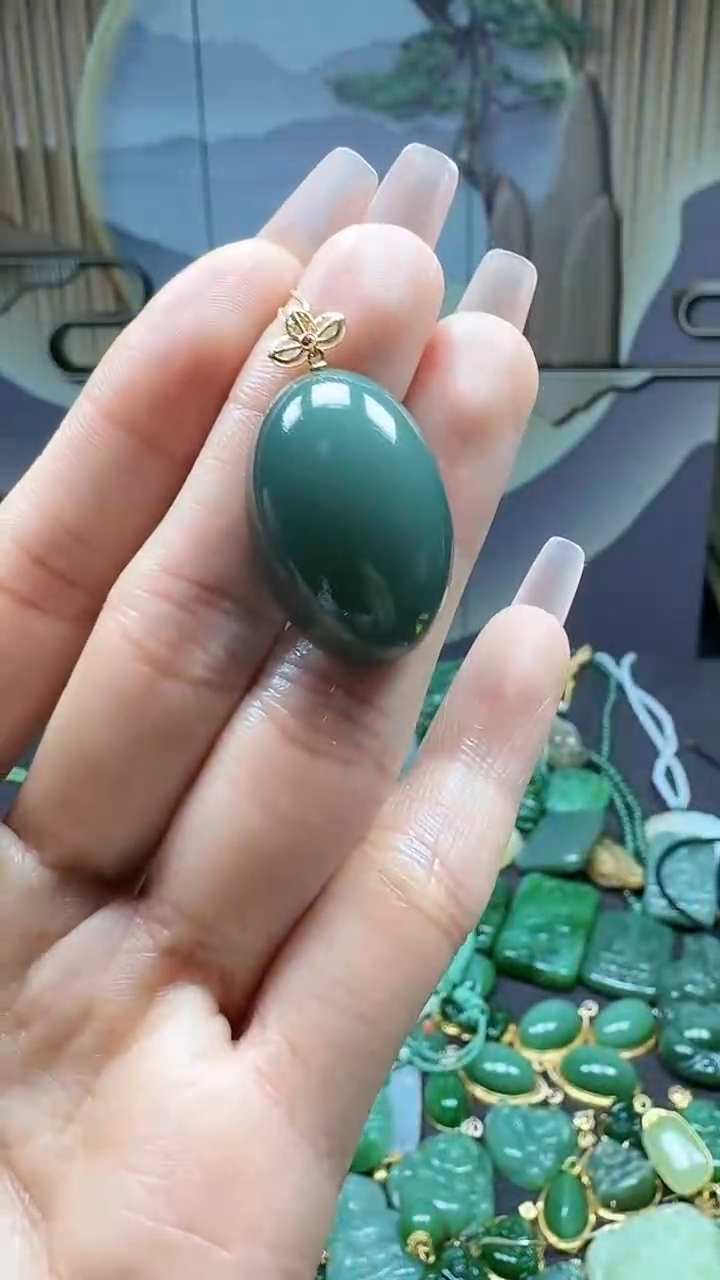 【闪购商品】和田玉挂件18K金镶嵌1