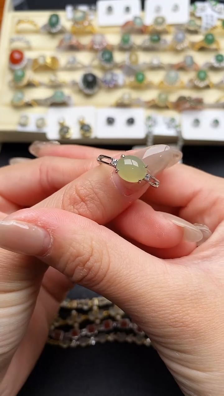 【闪购商品】翡翠戒指银S925镶嵌6666666+8