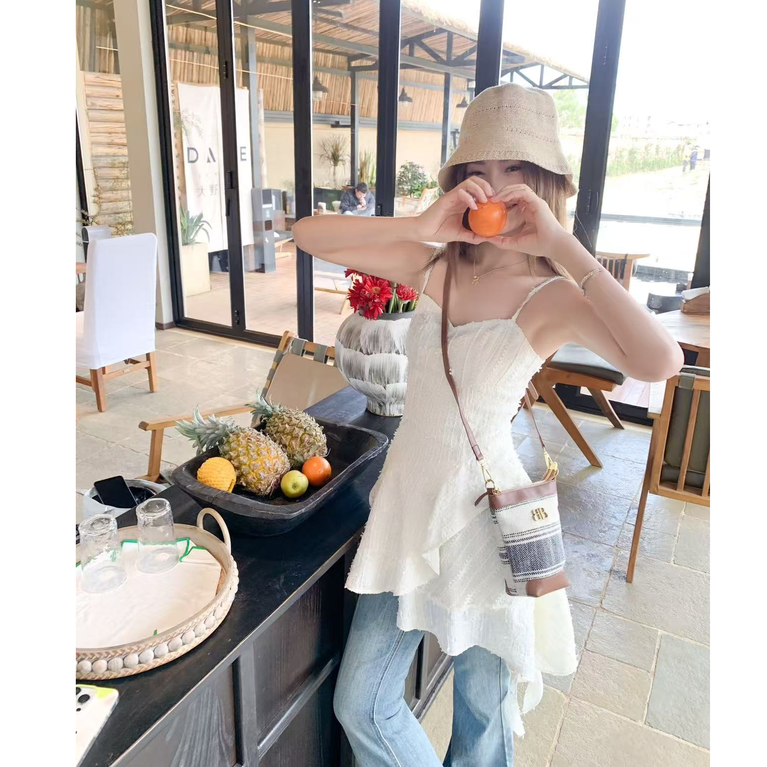 曾小咸 法式不规则吊带连衣裙荷叶边设计感短裙夏季氛围感女装