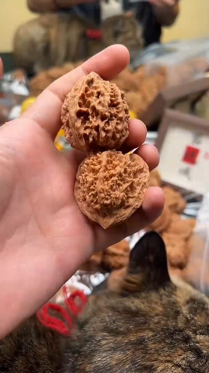 【闪购商品】文玩核桃把件40mm 满天星文玩核桃一对 39号