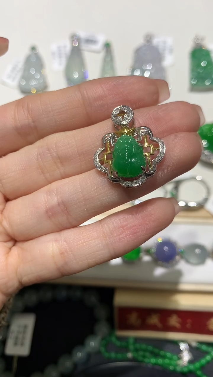 【闪购商品】翡翠吊坠(不含链)18K金镶嵌团购2