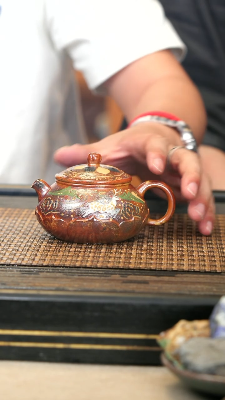 紫砂壶LJY105《九色鹿·寒江》敦煌