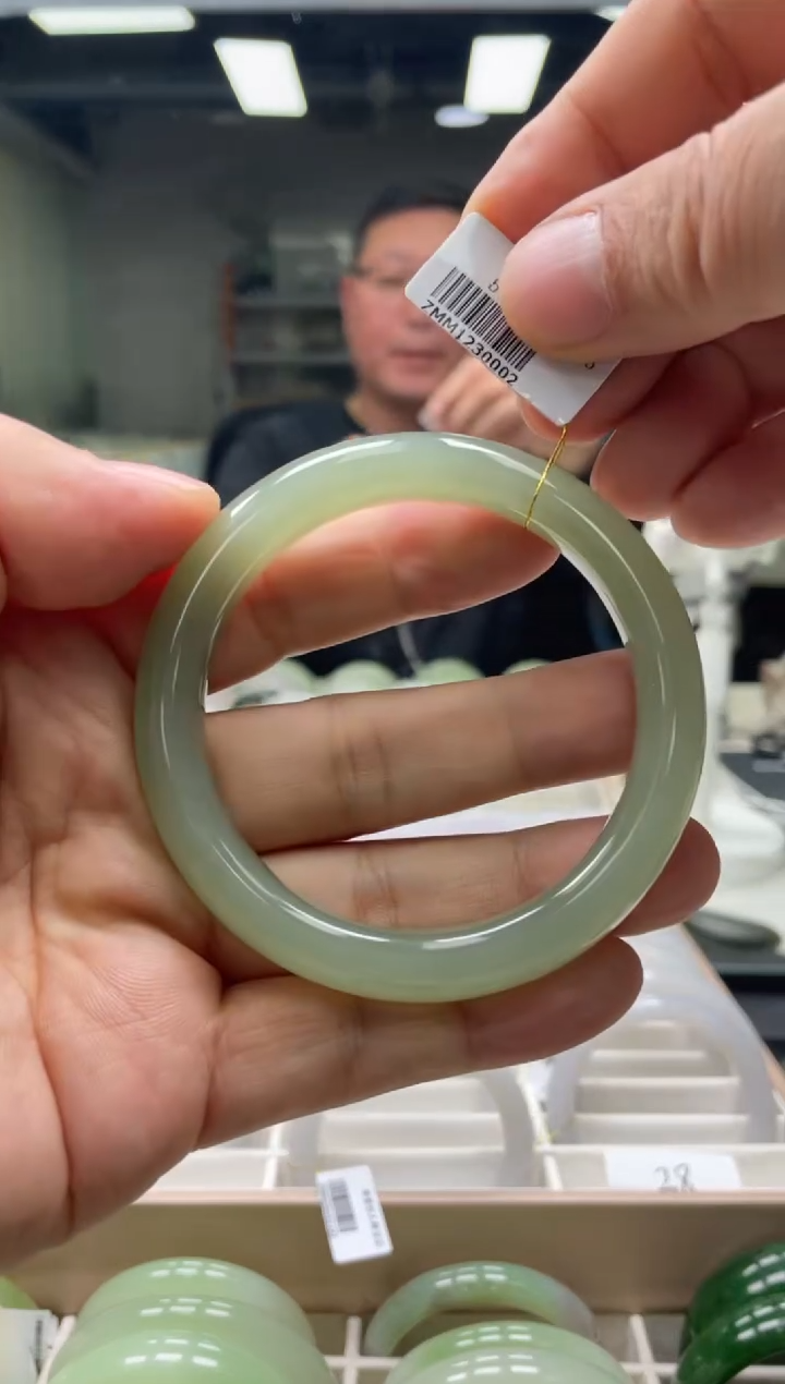 【闪购商品】和田玉手镯未镶嵌编码 0002圈口53-54