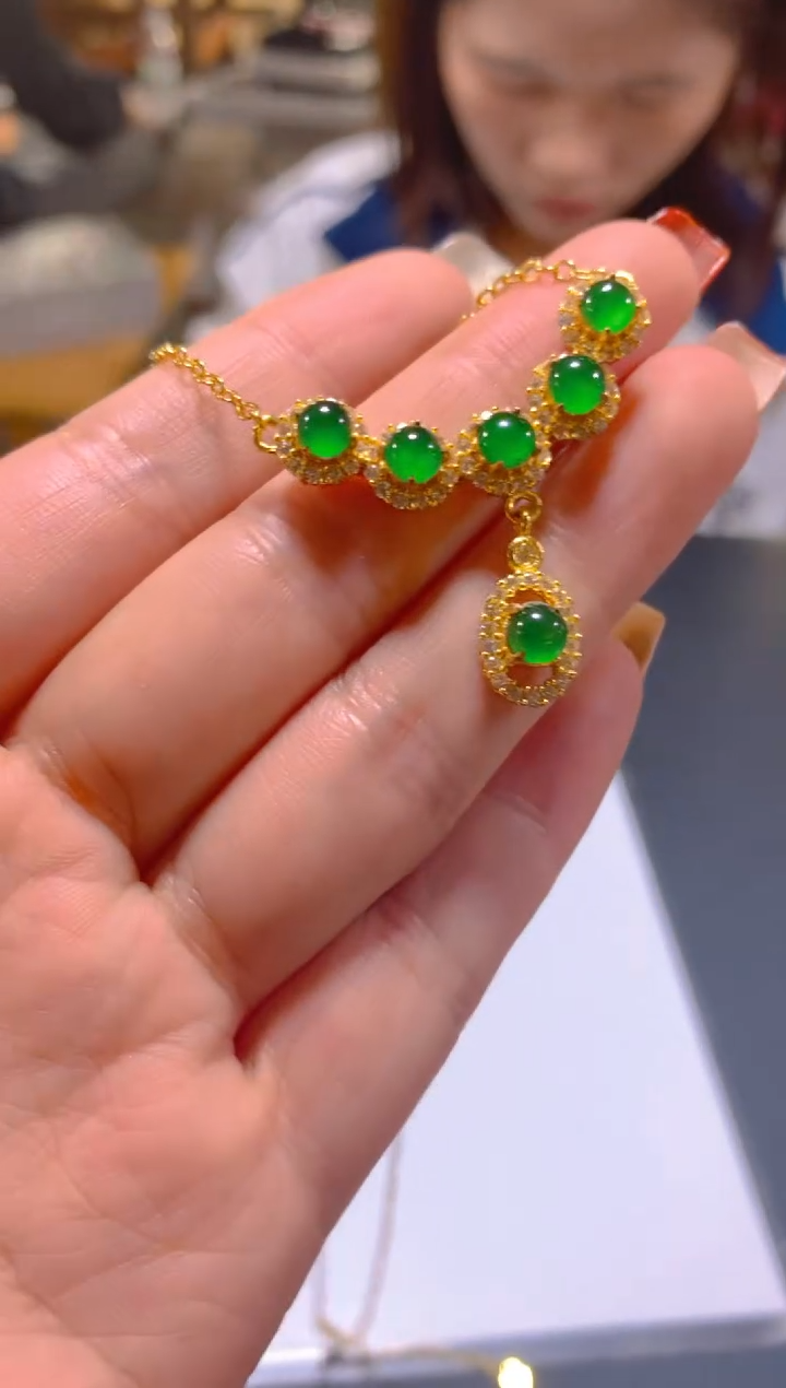 颈饰未镶嵌翡翠多样性发一