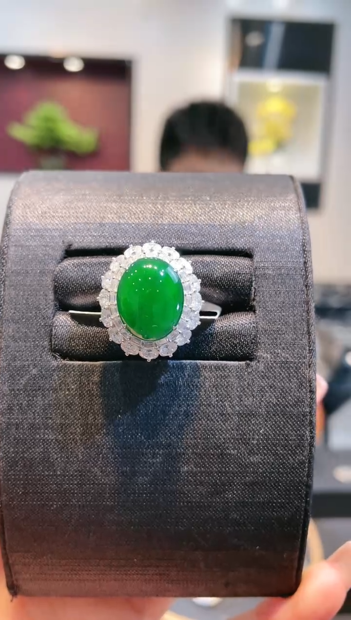 【闪购商品】翡翠颈饰18K金镶嵌A60天然A货翡翠戒指