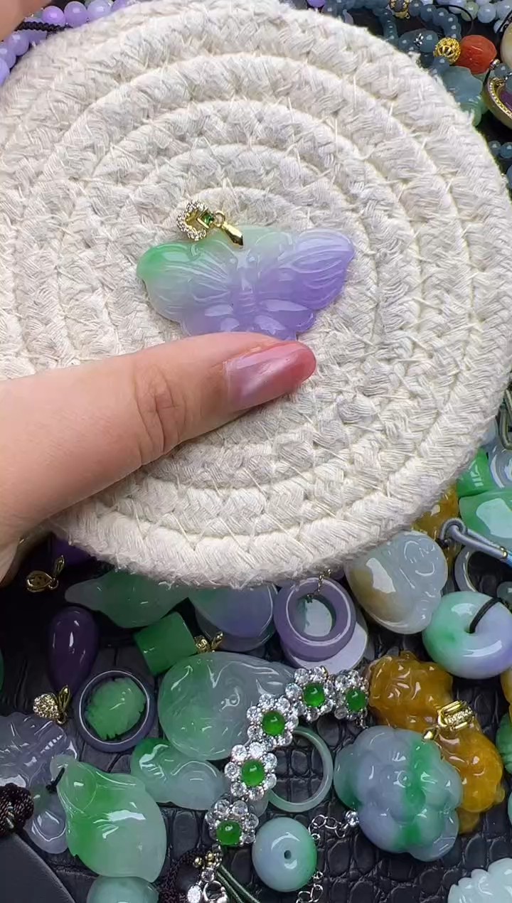 颈饰未镶嵌翡翠天然缅甸翡翠吊坠