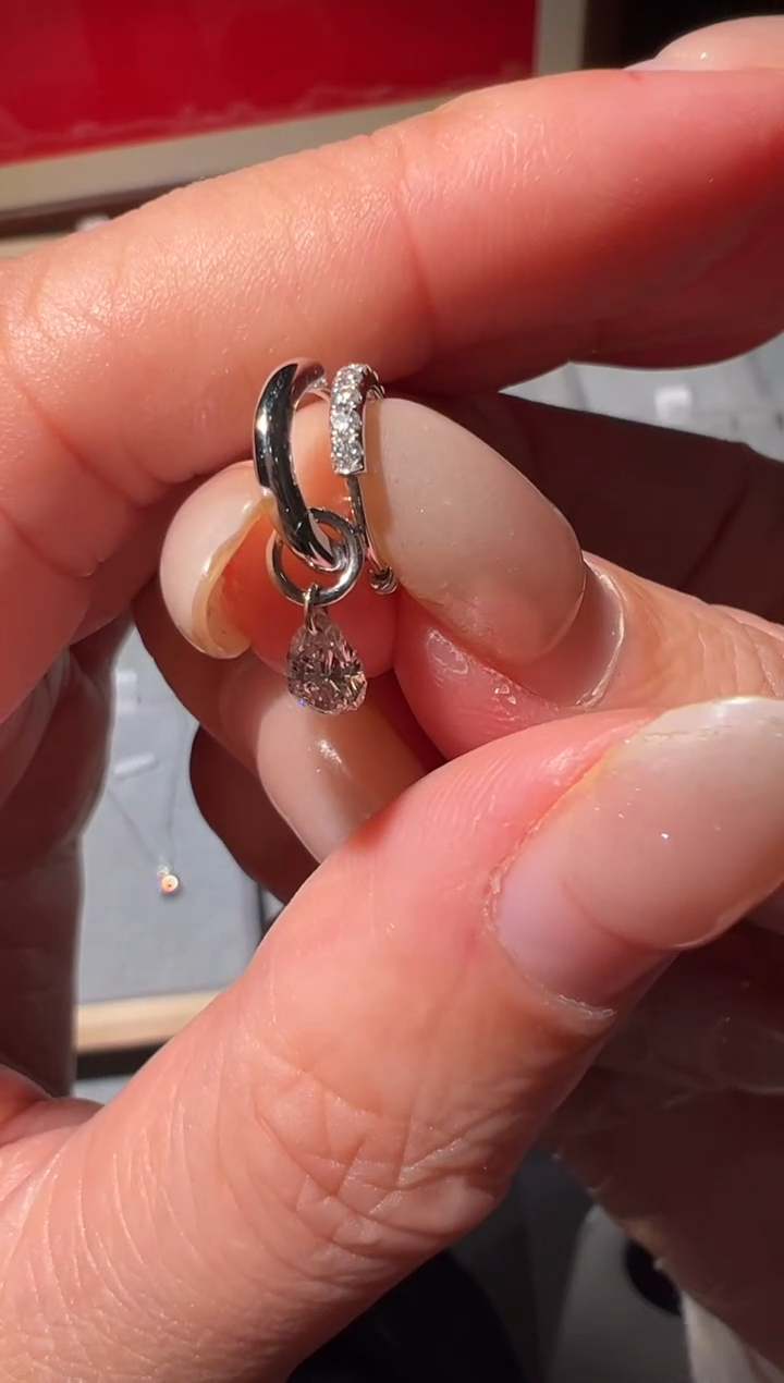 裸石合成钻石O*O30分水滴耳扣AB款18K金镶嵌培育钻石一对