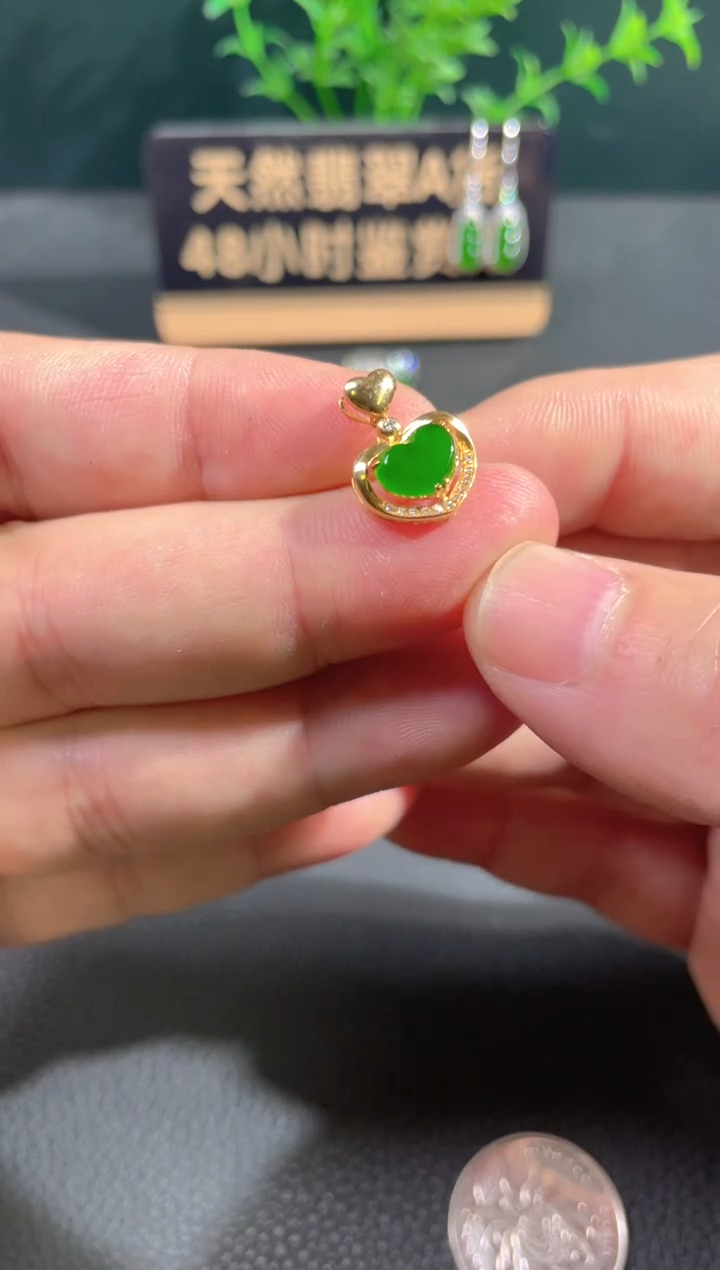 【闪购商品】翡翠颈饰18K金镶嵌翡翠