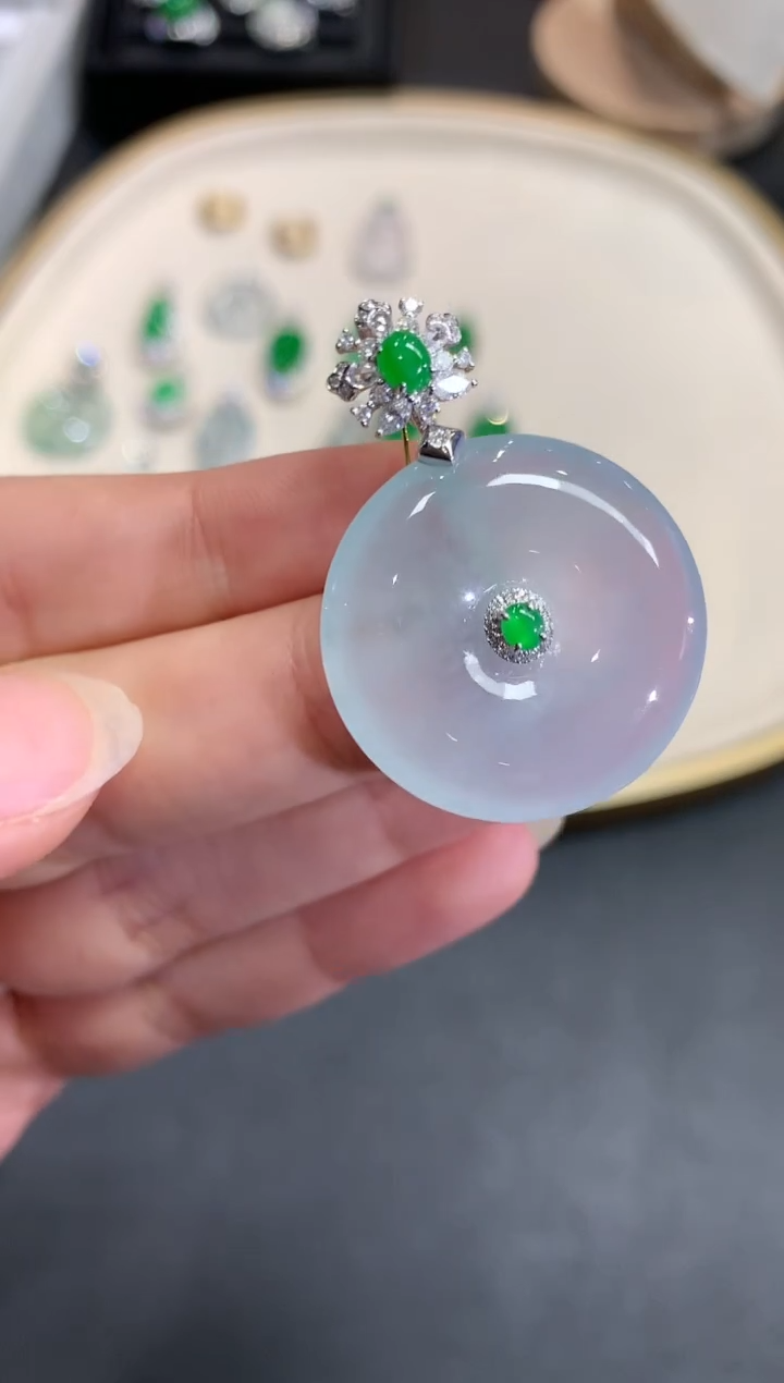 【闪购商品】翡翠吊坠(不含链)18K金镶嵌A850|12800