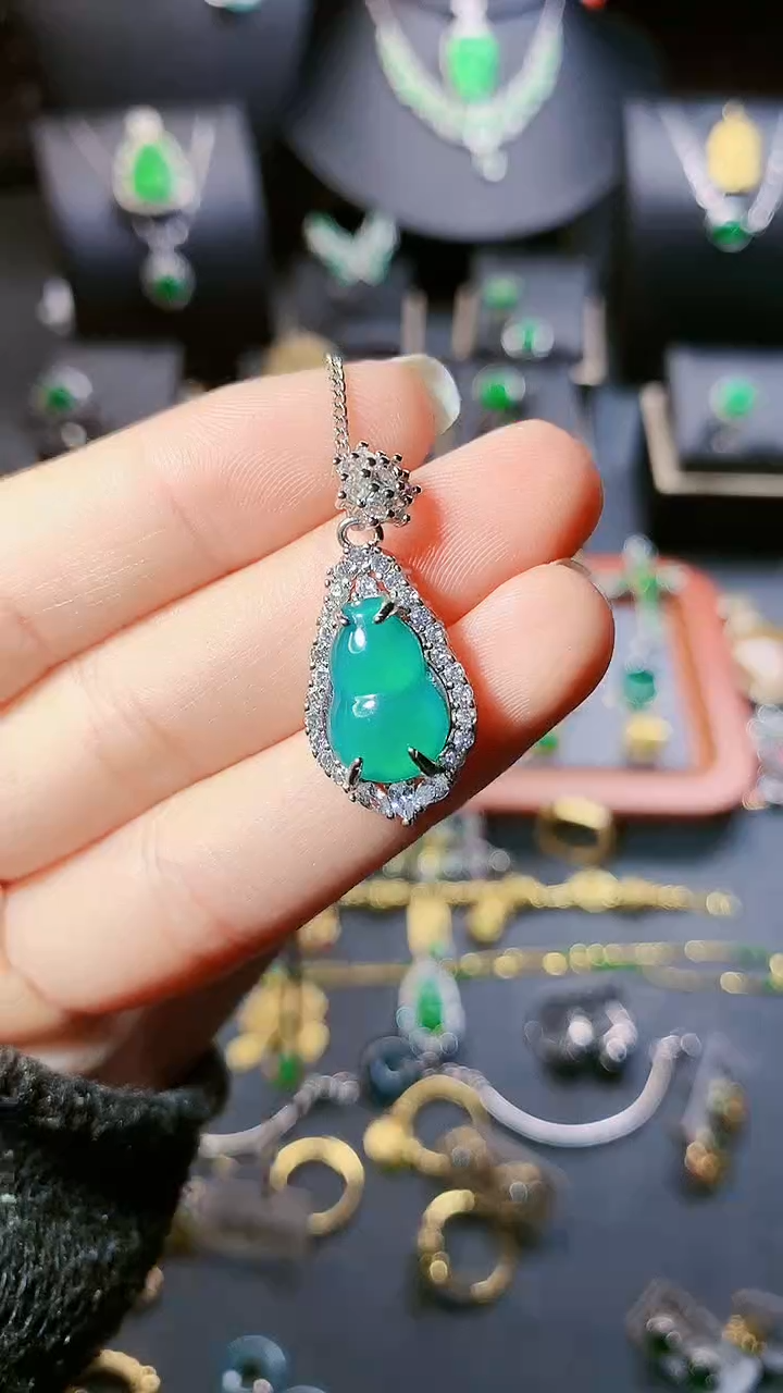 【闪购商品】翡翠颈饰未镶嵌吊坠