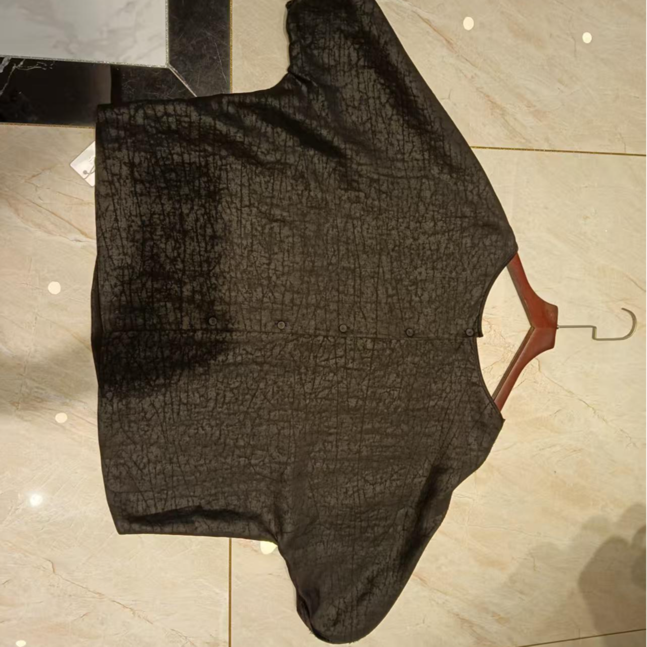 佳 新中式风桑蚕丝 黑色龟纹上衣 9975