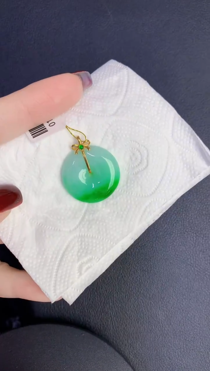 颈饰18K金镶嵌翡翠缅甸天然翡翠A货