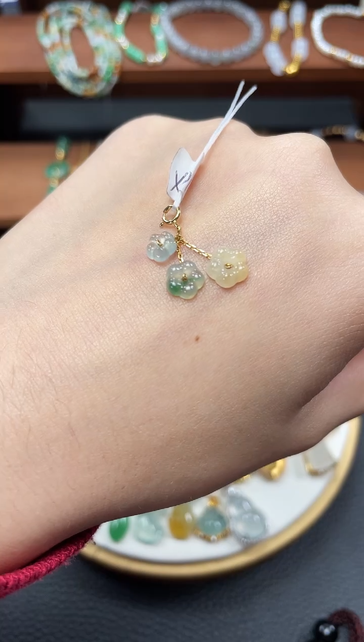 【闪购商品】翡翠吊坠(不含链)18K金镶嵌一个  JK686