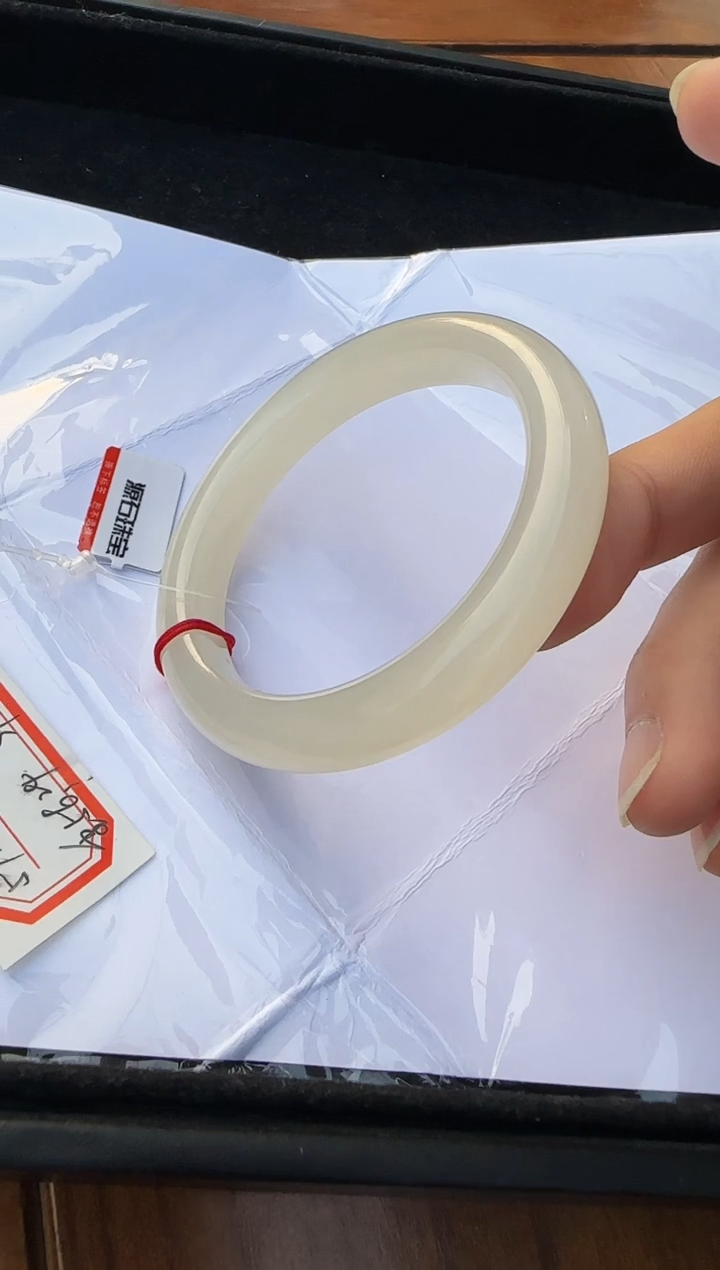 【闪购商品】和田玉手镯未镶嵌高冰白 圈口约57mm