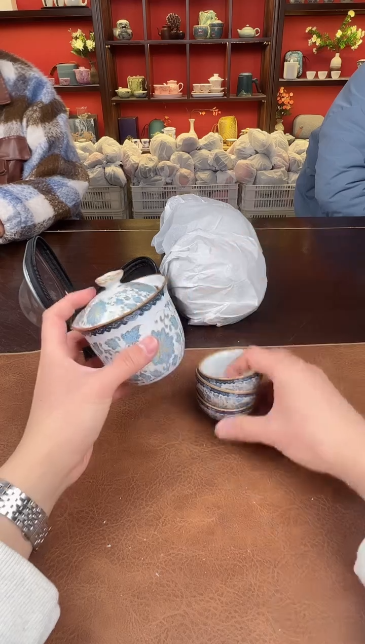 【闪购商品】缠枝莲铁胎111111111111111