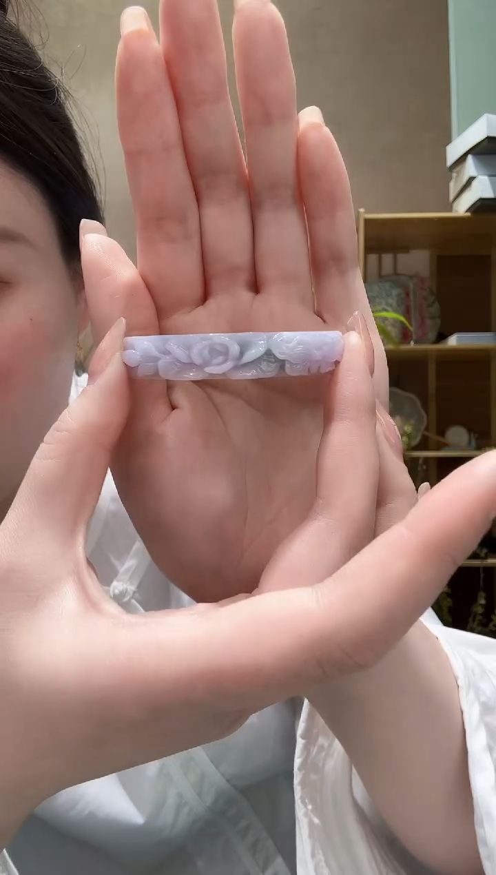 翡翠未镶嵌颈饰手牌