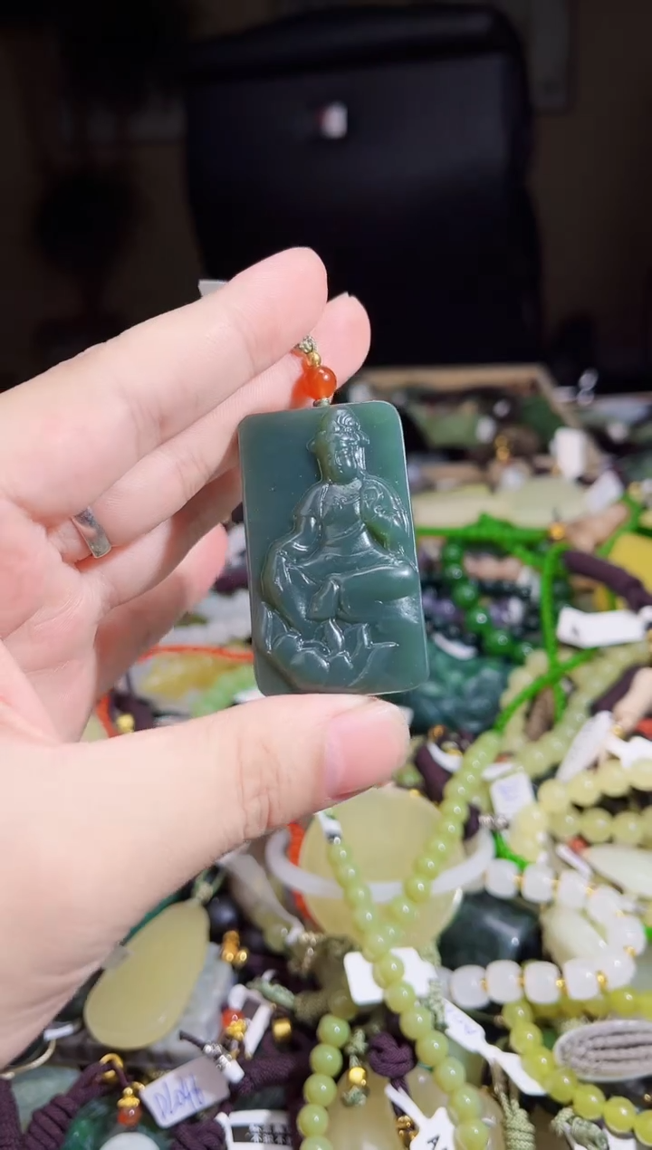 和田玉未镶嵌颈饰拍一发一