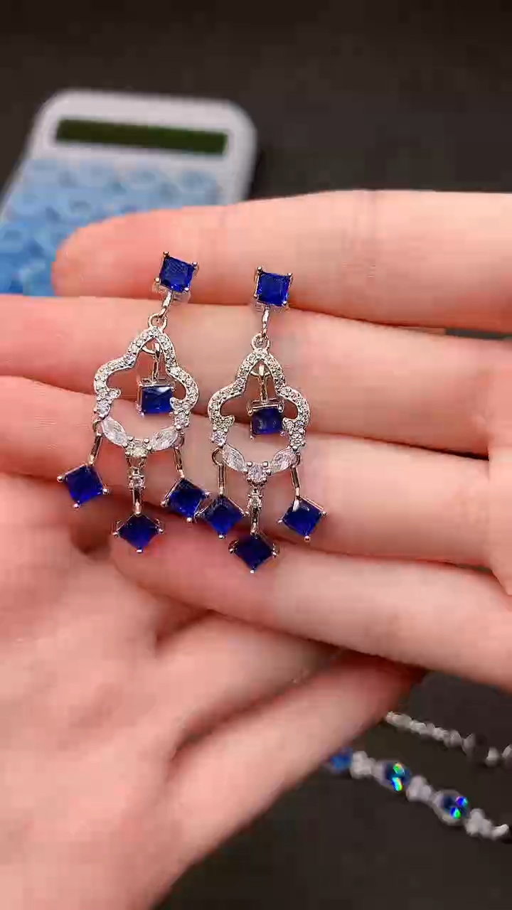 【闪购商品】蓝宝石耳饰银S925镶嵌.........