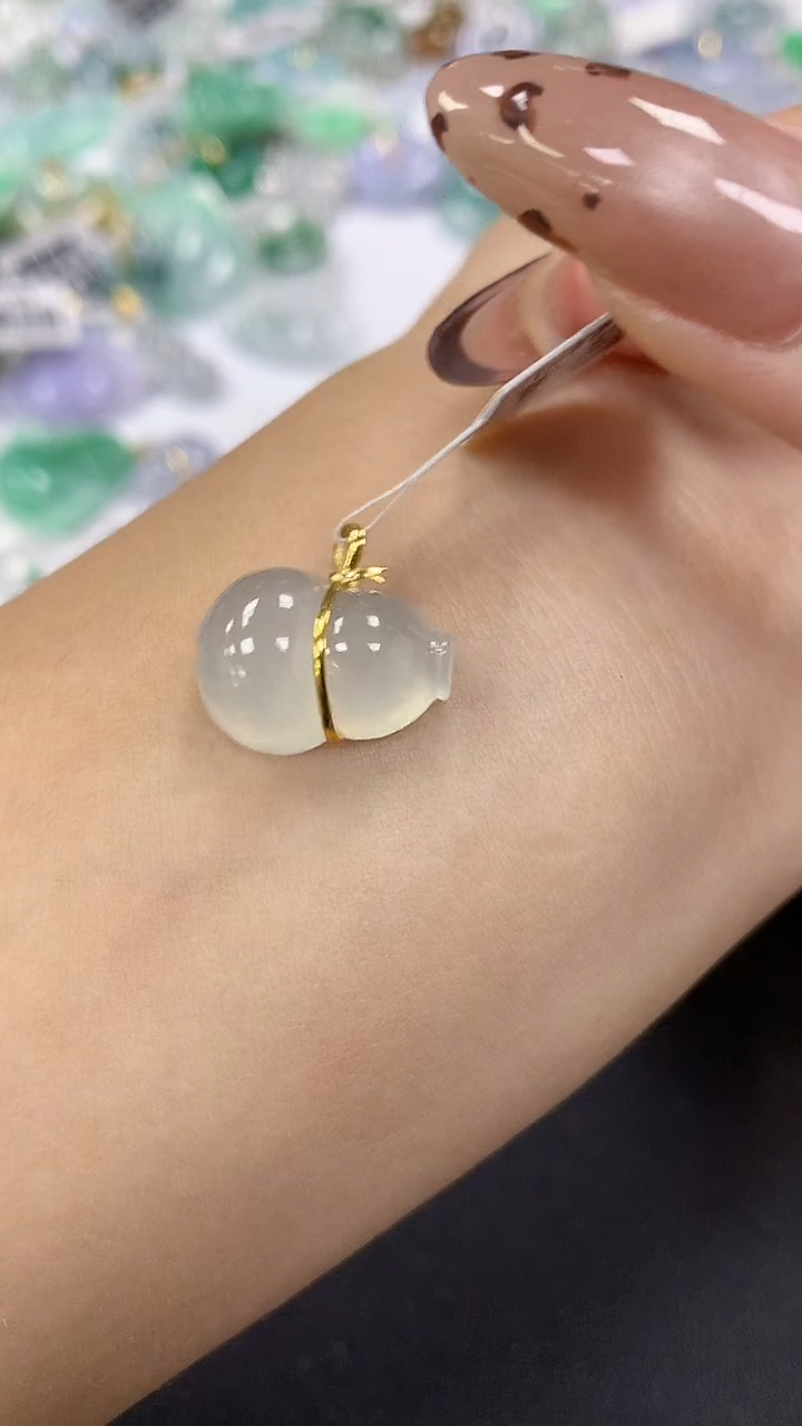 颈饰18K金镶嵌翡翠a货假一赔三支持复检百元上9元证书费自理