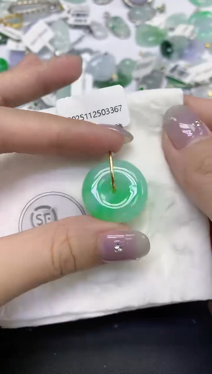 颈饰18K金镶嵌翡翠天然缅甸翡翠A货多样性发一件