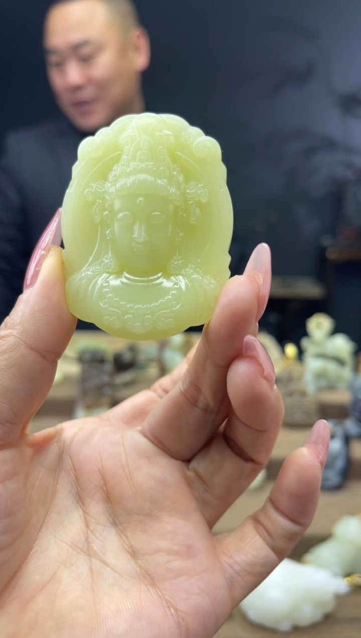 颈饰未镶嵌和田玉1