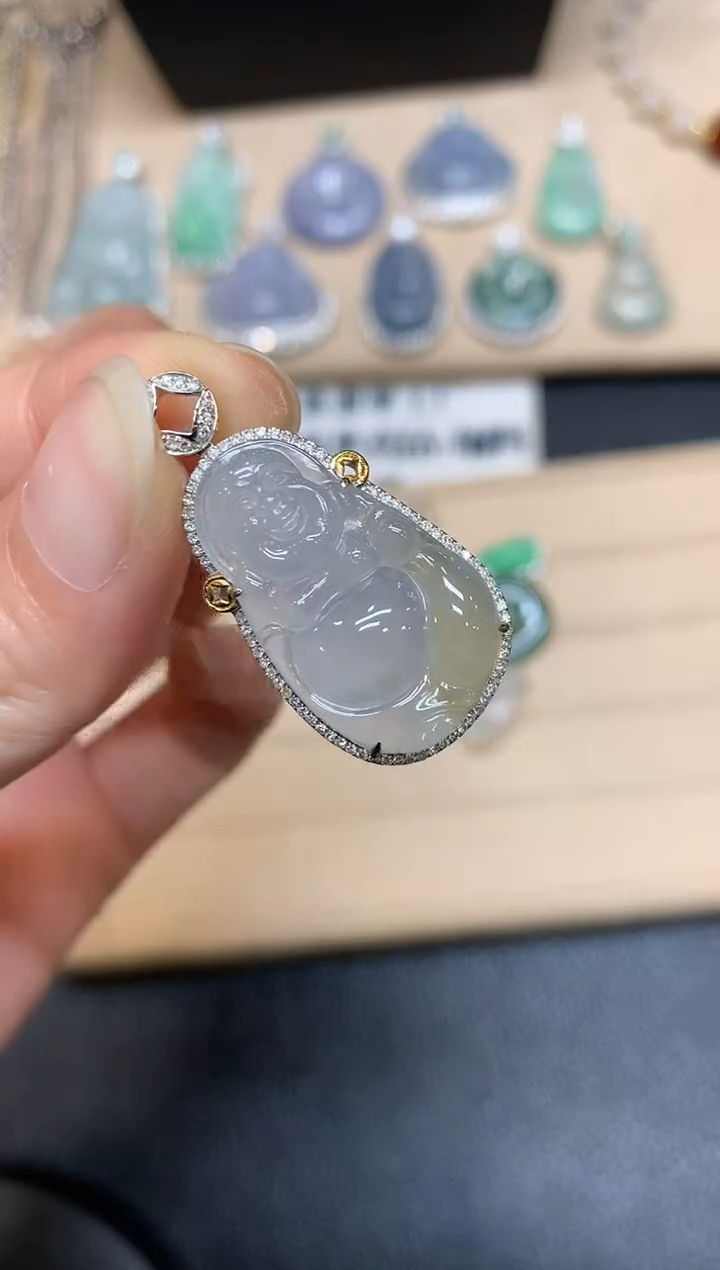 【闪购商品】翡翠颈饰18K金镶嵌佛公【无服务费