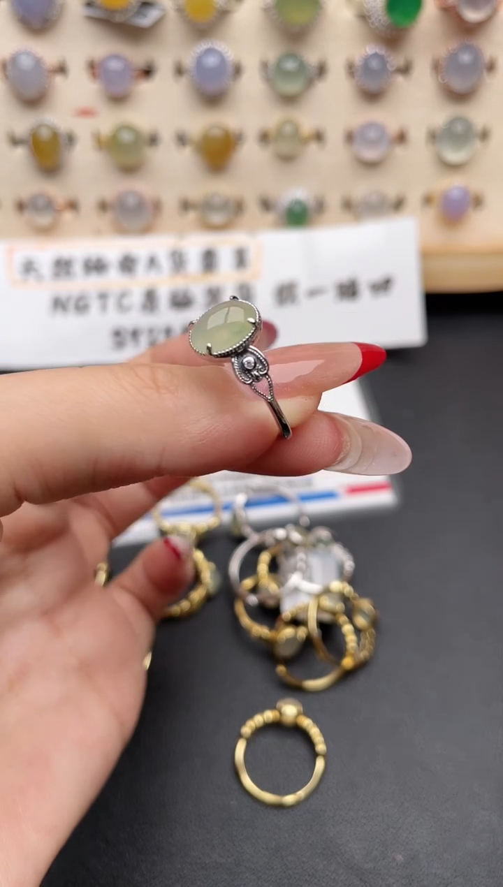 【闪购商品】翡翠戒指银S925镶嵌一物一证一礼盒