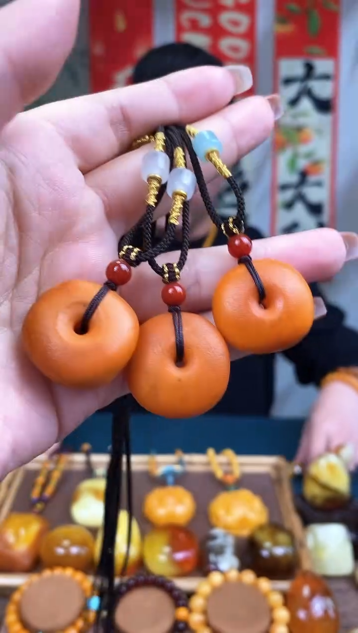 【闪购商品】琥珀裸石未镶嵌多样性发货 只发其中一件