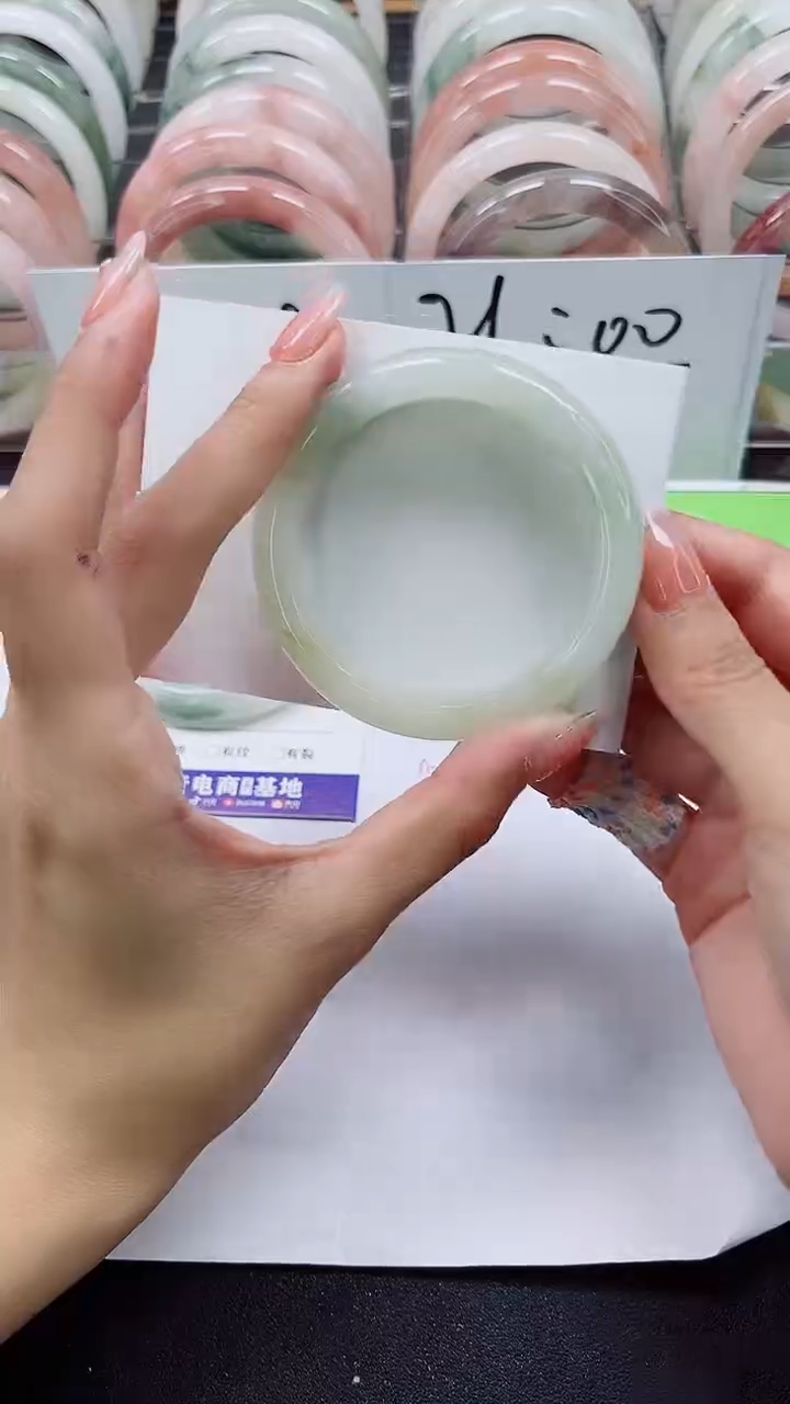 【闪购商品】石英质玉手镯合金A185-51/52