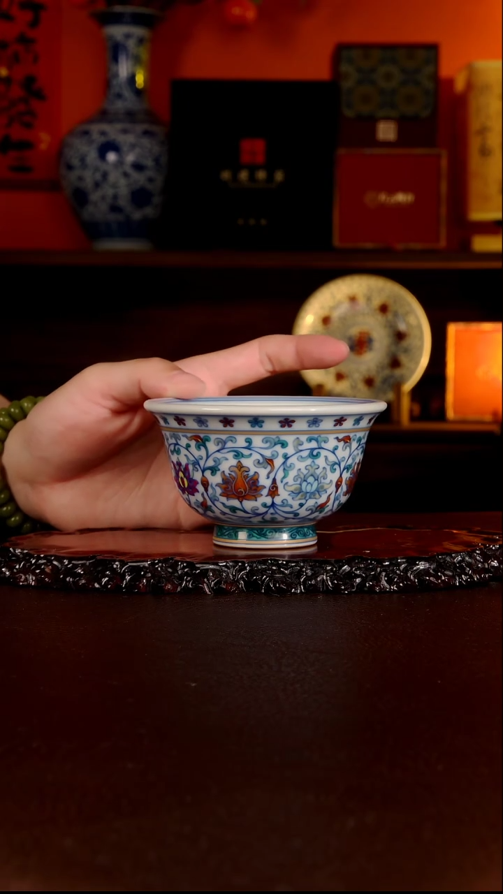 刘建锋刘建锋斗彩压手