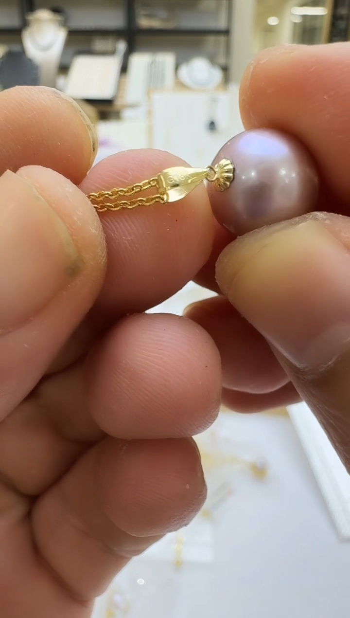 淡水珍珠18K金镶嵌吊坠(赠链)11mm 紫瓜子扣