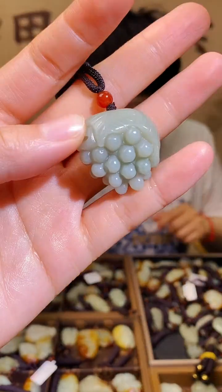 和田玉未镶嵌颈饰1