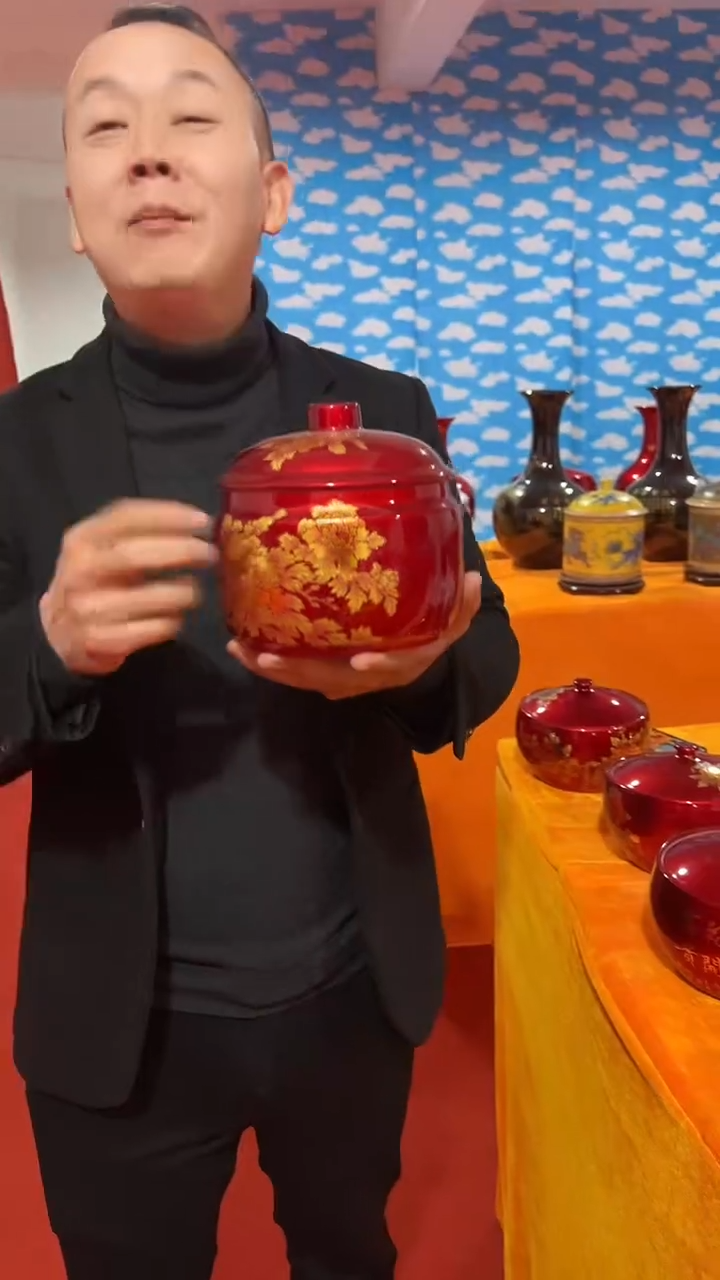 瓷片景德镇陶瓷中国红描金3斤装罐子