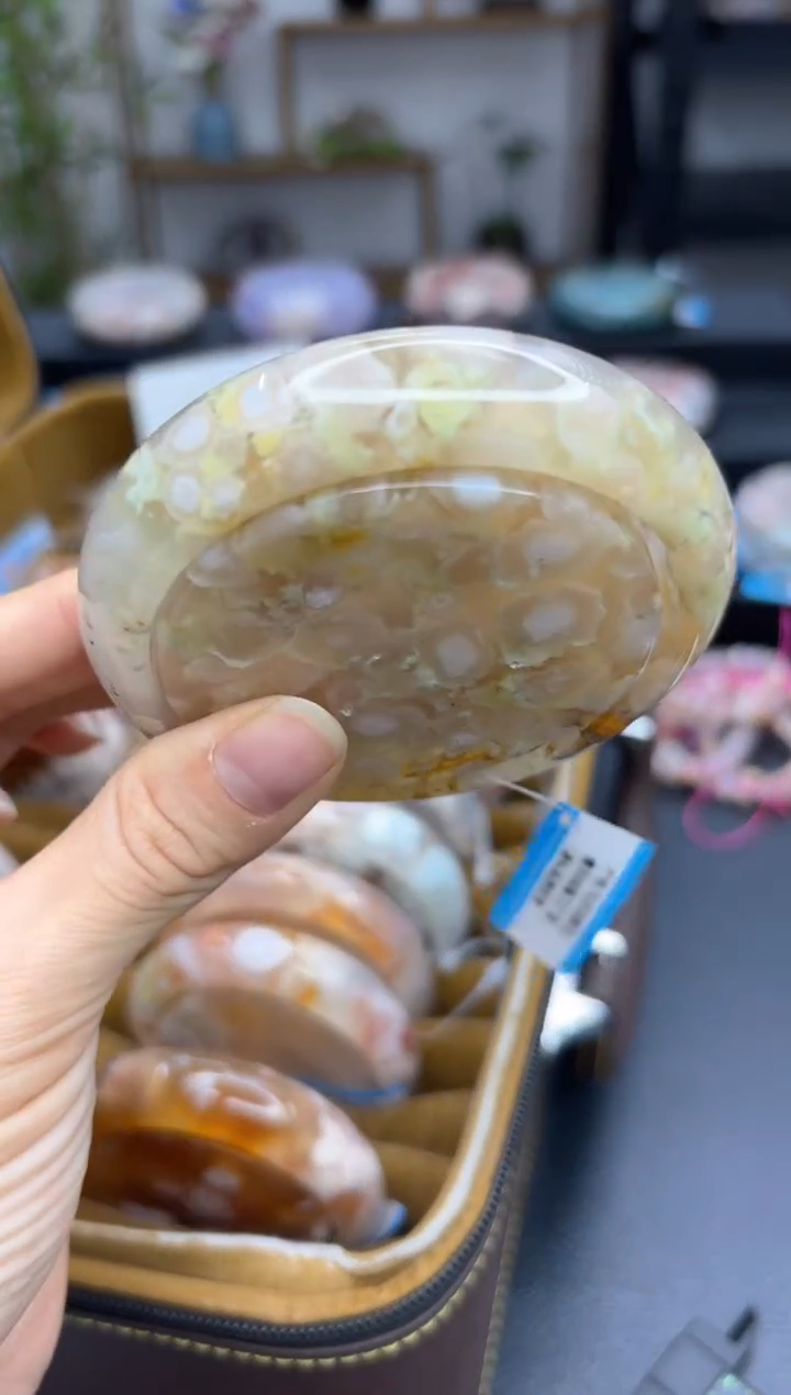 【闪购商品】石英质玉手镯未镶嵌A67(61圈赠送镯心)