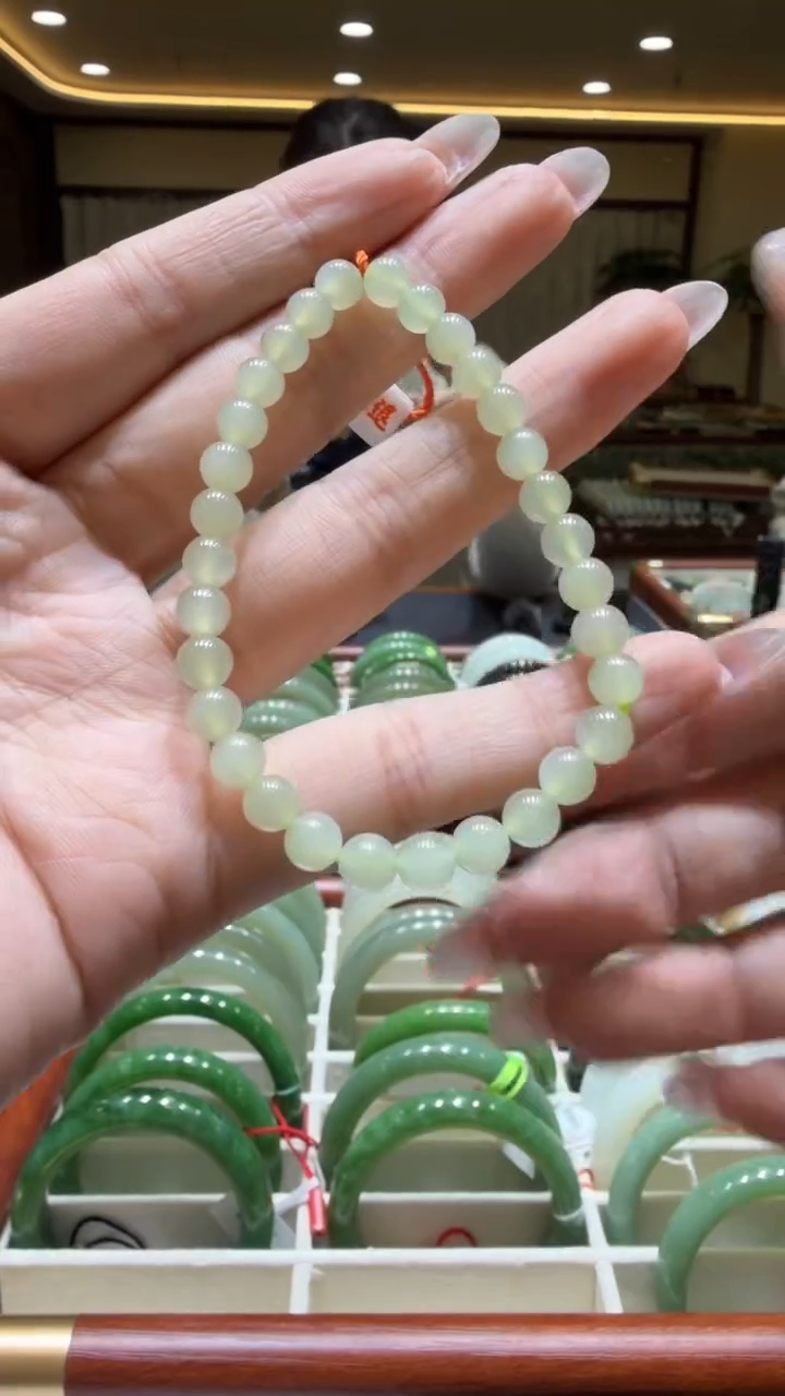 颈饰未镶嵌和田玉手串