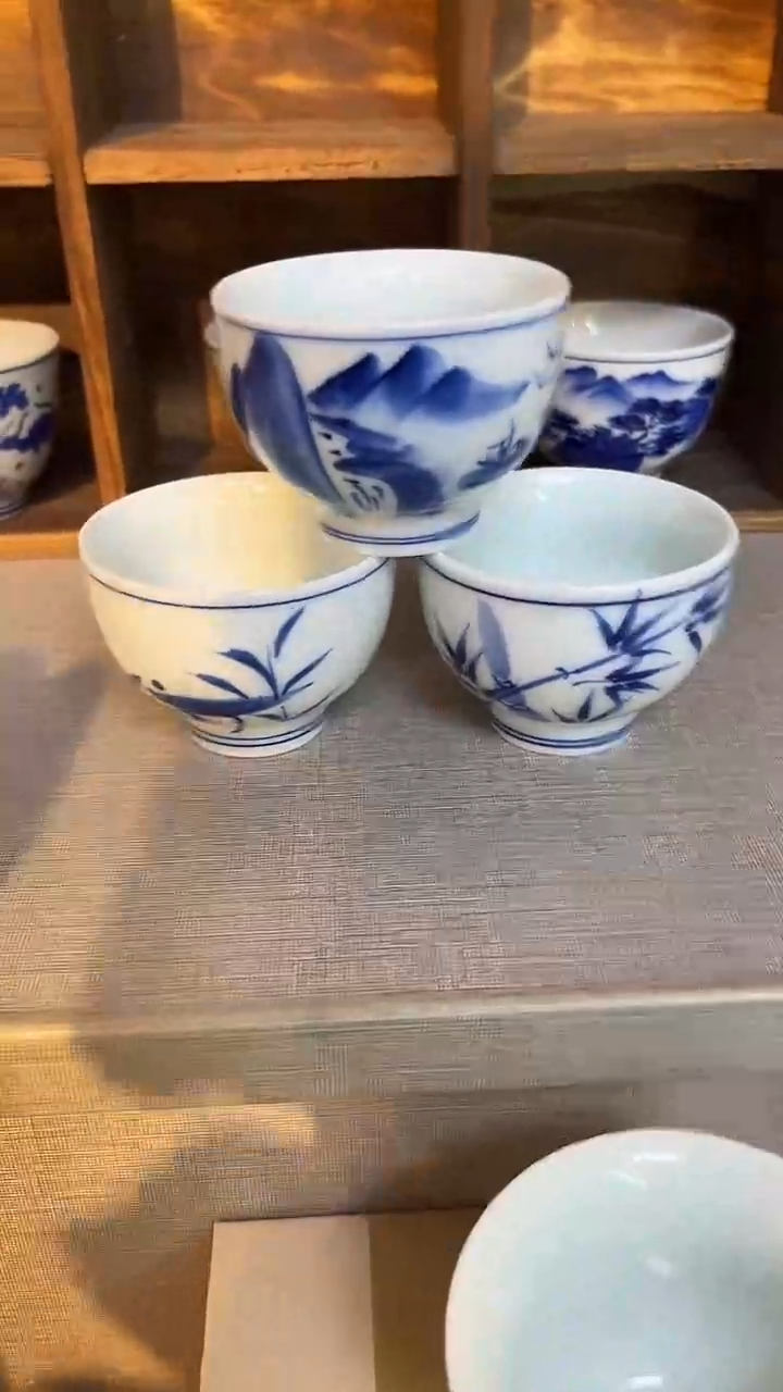 景德镇高温瓷三只手绘客杯